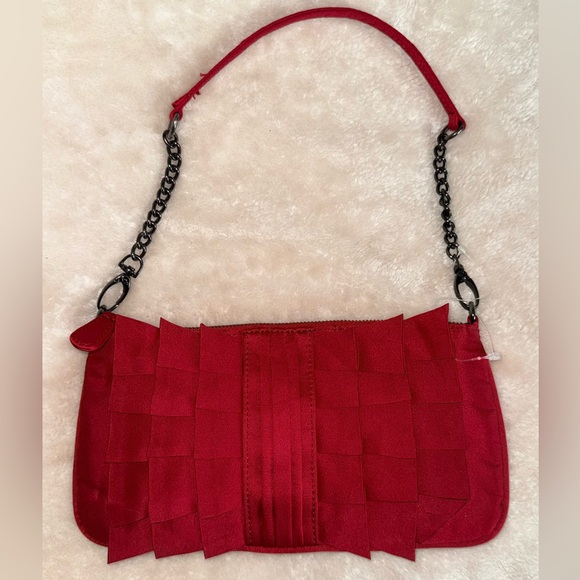 Vibrant Nine West Red Satin Ruffle Shoulder Bag Purse Clutch W Chain Strap NWT! - Picture 8 of 8